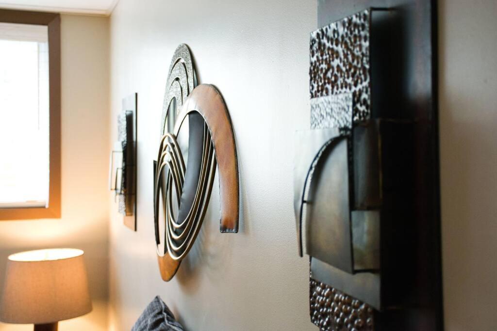 Yeg Chic Luxury Accommodation 埃德蒙顿 外观 照片